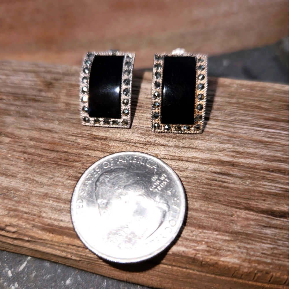VINTAGE ONYX AND STERLING SILVER EARRINGS.  EUC